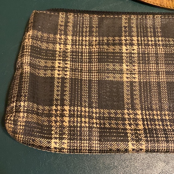 💫 Tignanello Wristlet - Picture 8 of 14